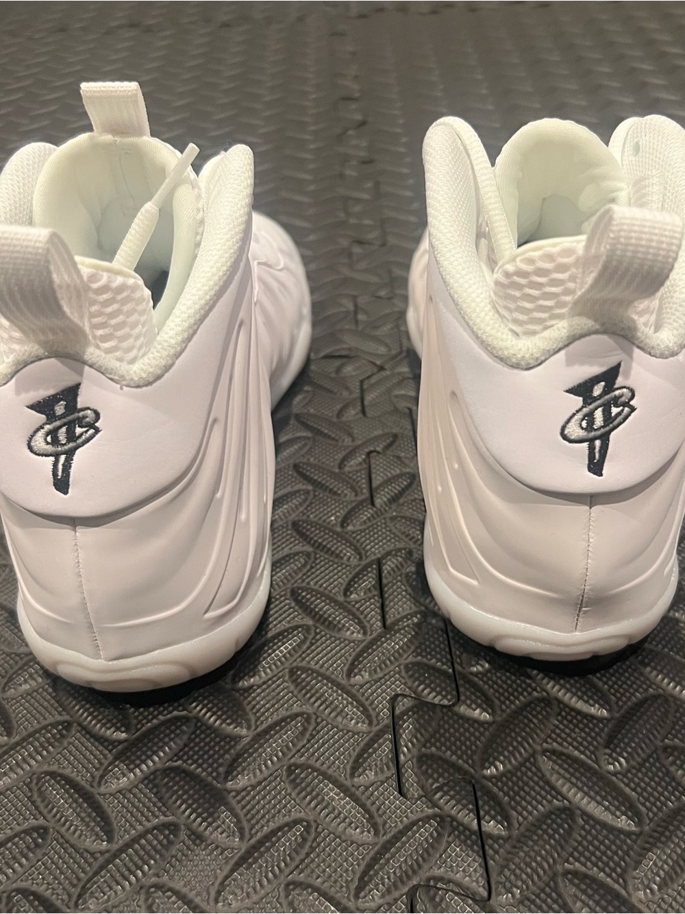 Nike Little Posite One GS ‘Triple White’ HQ1959-100 Size 7Y - Picture 6 of 9